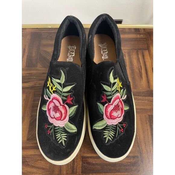 Brash Embroidered Rose Floral Slip On Shoes Platforms Faux Suede Black Size 8.5 - Picture 2 of 5